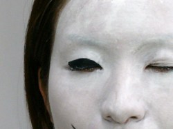 コスプレ・ものまね・余興の白塗りメイクの方法と商品紹介|ポイントメイク・ライニングカラーブラック